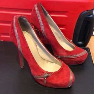 Red suede pump with zippers
